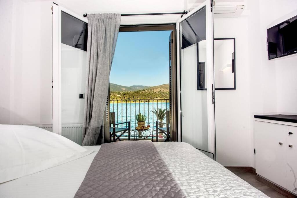 A & B Minimal Suite With Sea View In Argostoli ภายนอก รูปภาพ