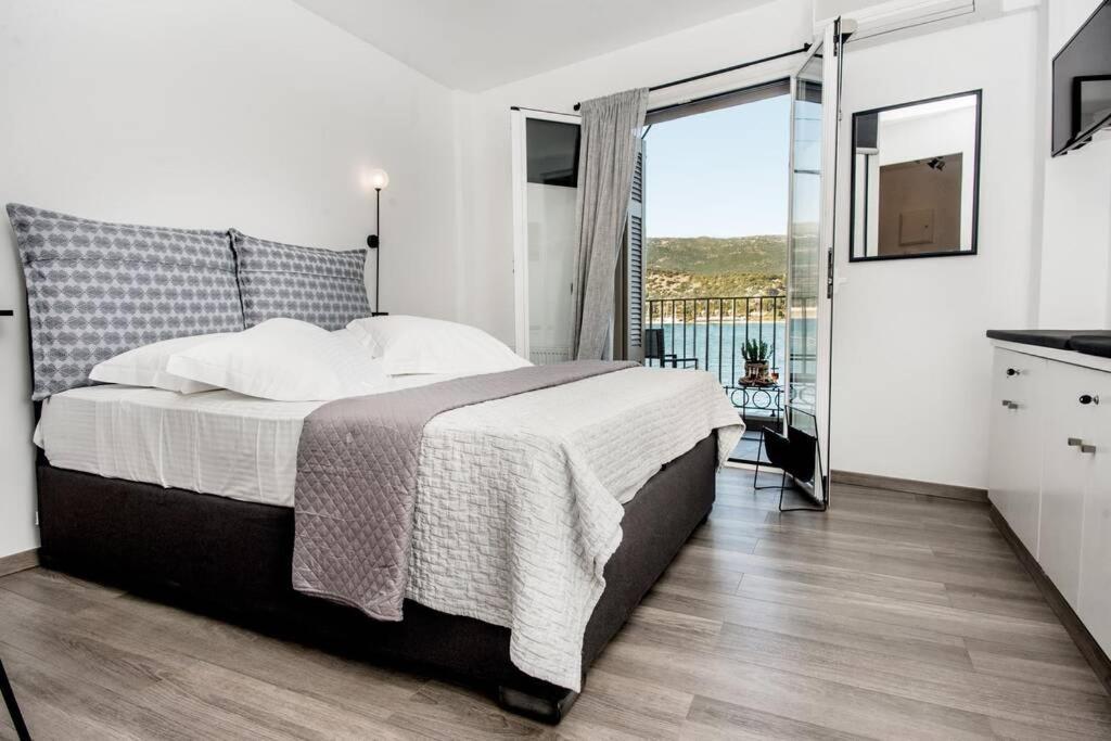 A & B Minimal Suite With Sea View In Argostoli ภายนอก รูปภาพ
