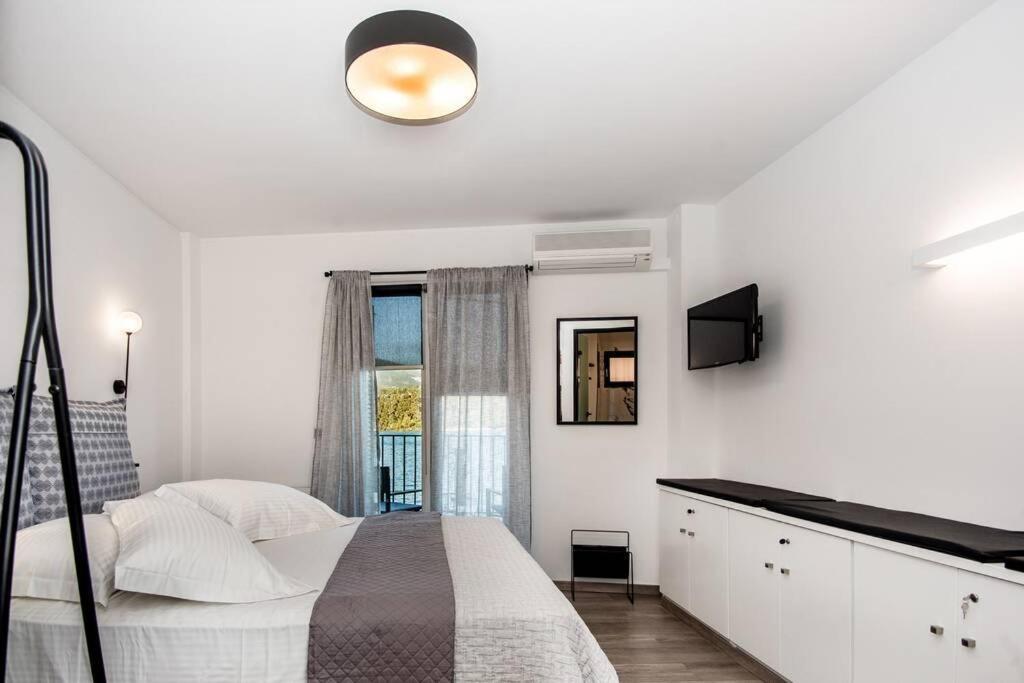 A & B Minimal Suite With Sea View In Argostoli ภายนอก รูปภาพ