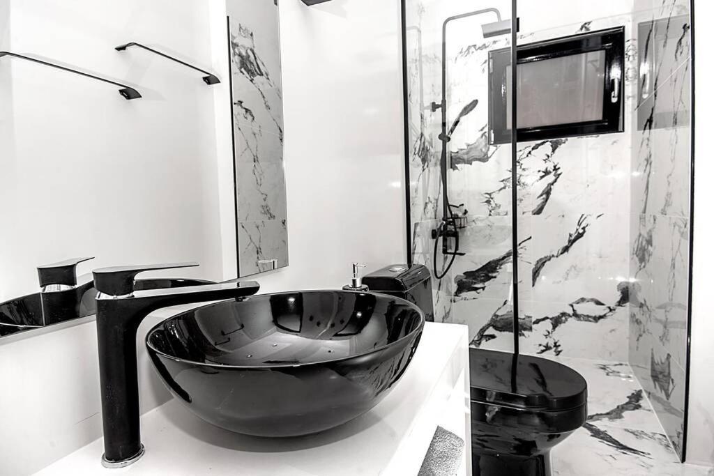 A & B Minimal Suite With Sea View In Argostoli ภายนอก รูปภาพ