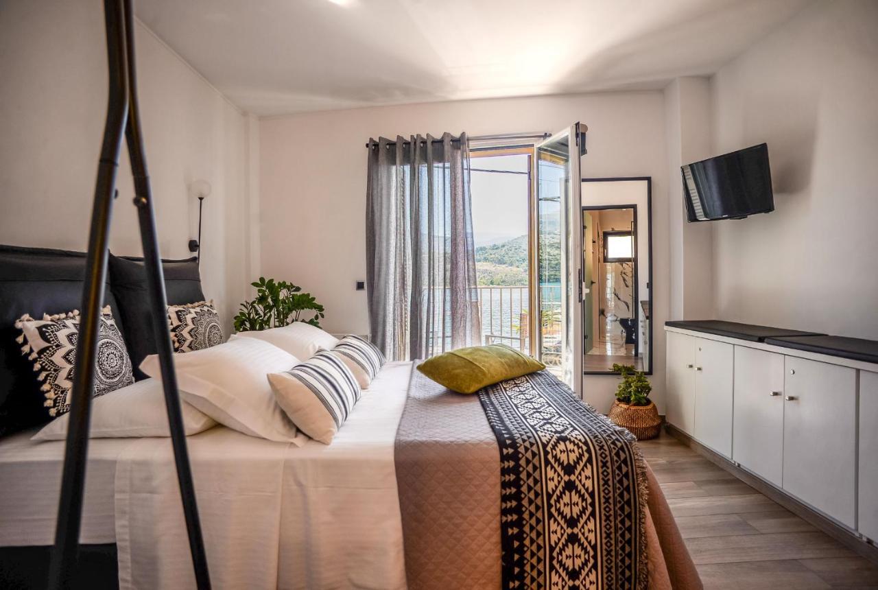 A & B Minimal Suite With Sea View In Argostoli ภายนอก รูปภาพ